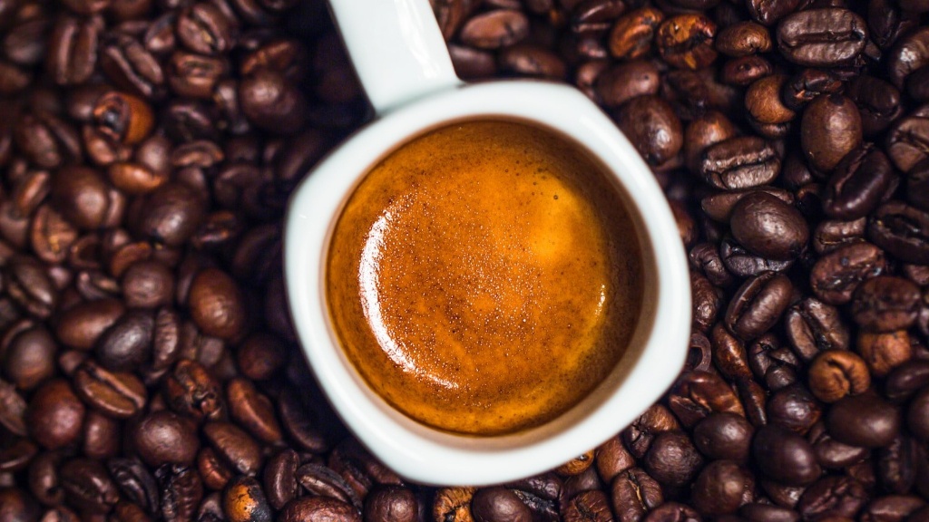 How much caffeine in a grande starbucks coffee?